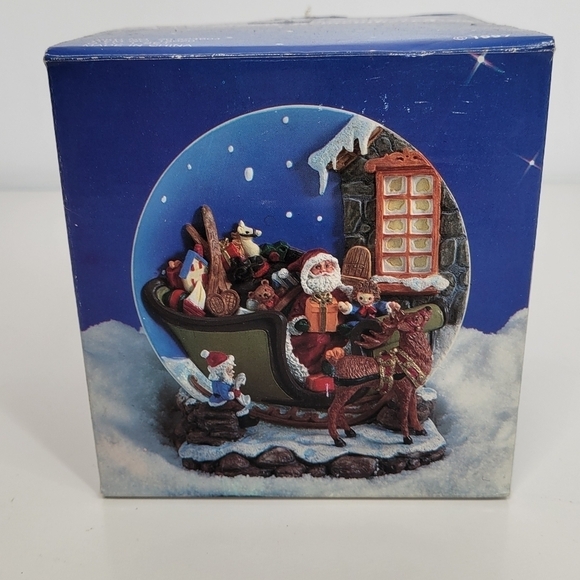 Vintage “A Christmas Remembered” Hand Painted DecorativePlate and stand 1997 - Picture 2 of 16